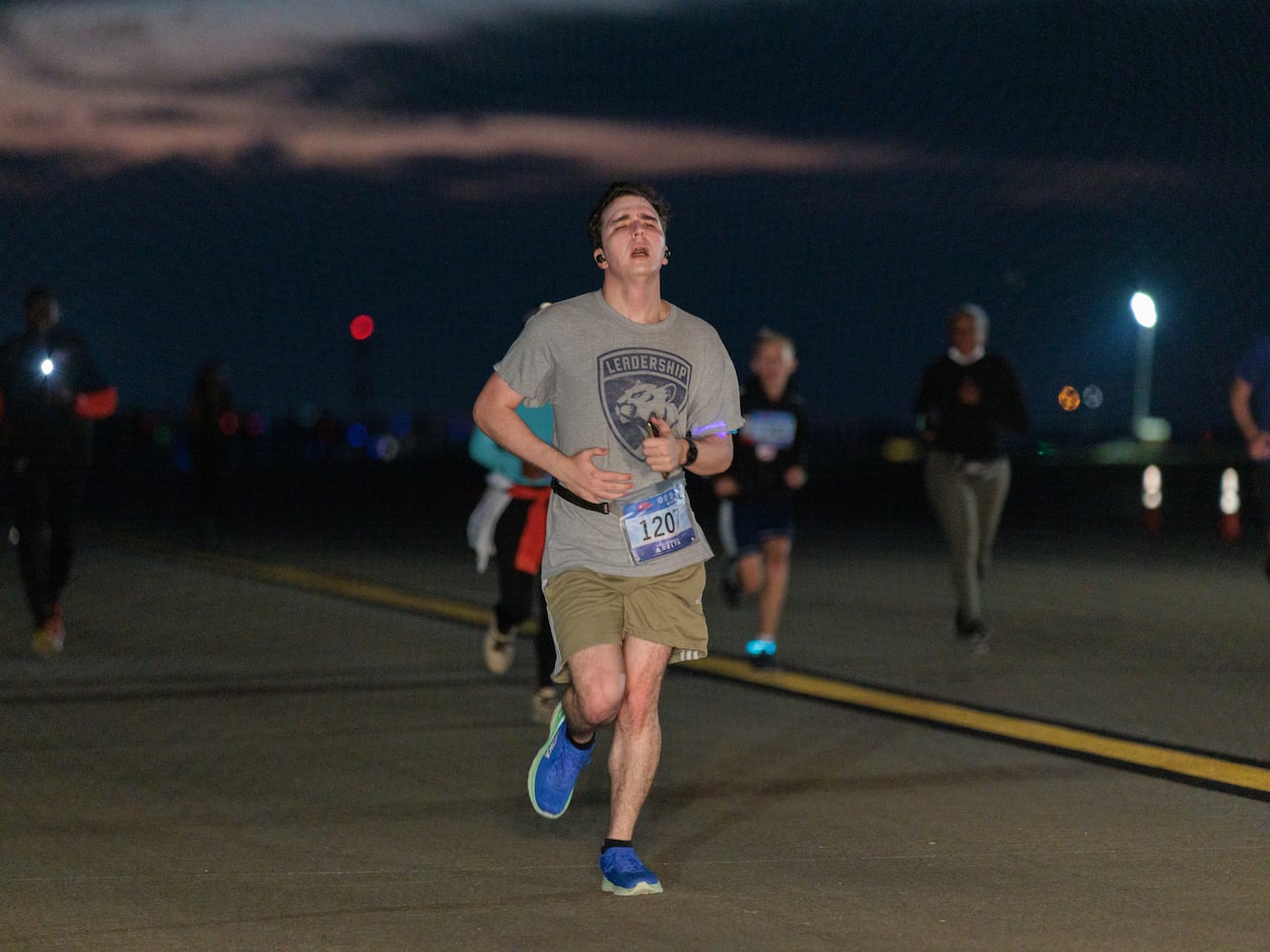 Runners take to Hartsfield-Jackson runway for 5K race
