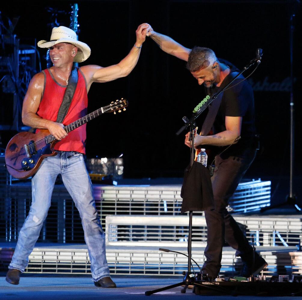 Kenny Chesney at Mercedes-Benz Stadium