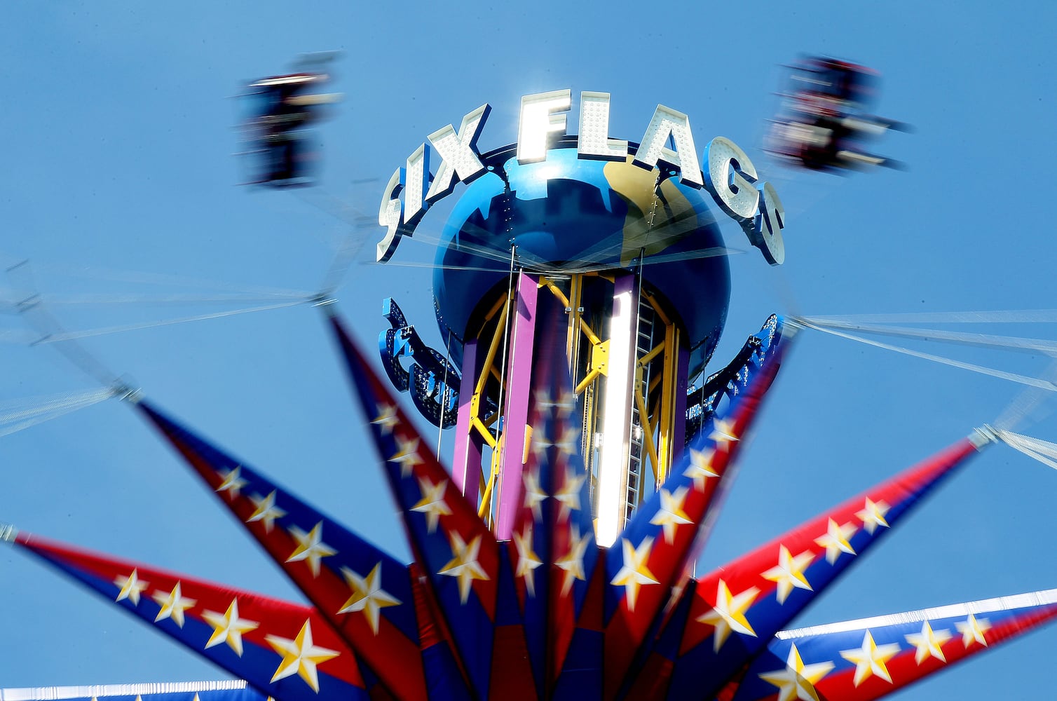 AJC's Tom Kelley rides the new extreme swing ride