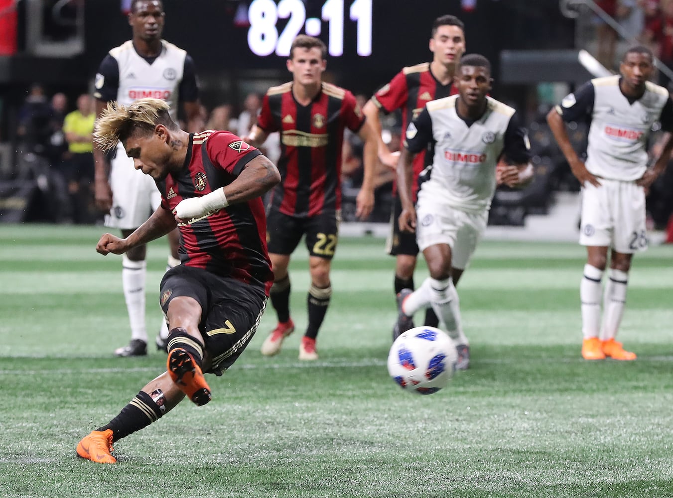 Photos: Mercedes-Benz roof open for Atlanta United match