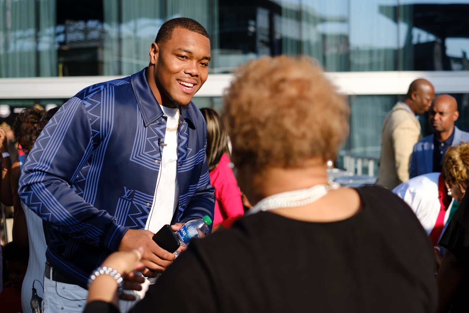 Georgia's Travon Walker selected in the first round of the NFL draft 