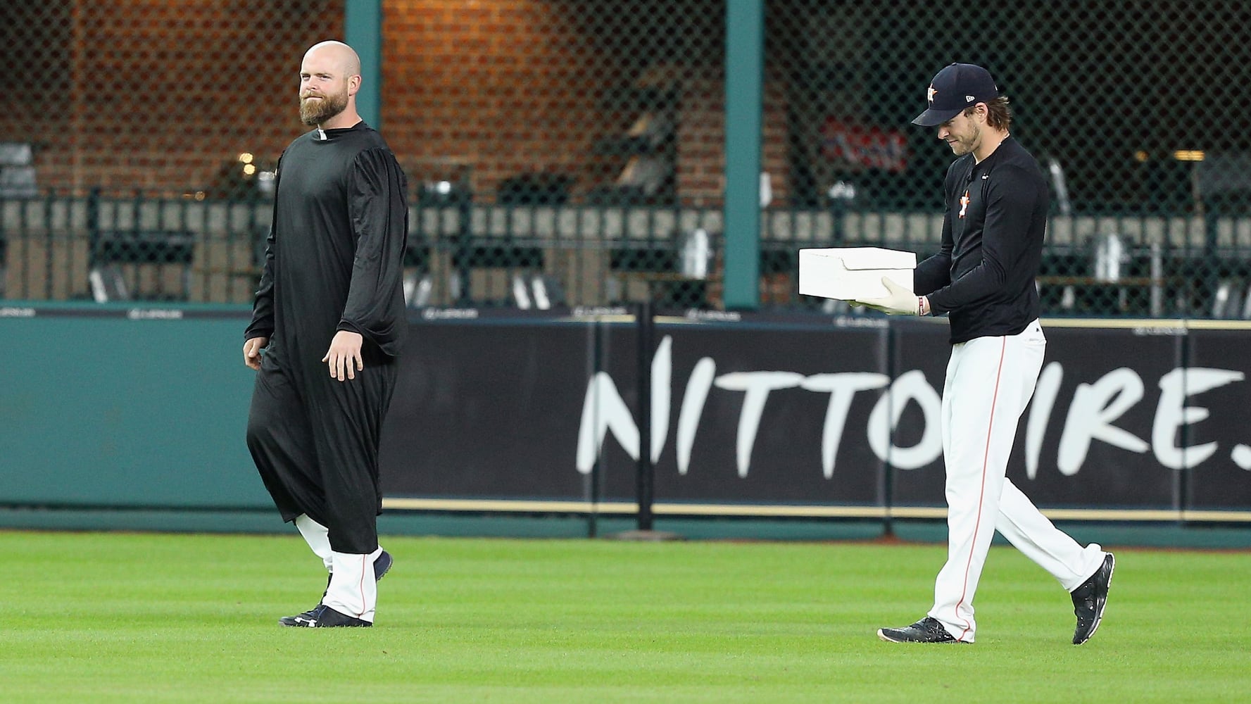 Brian McCann officiates glove funeral