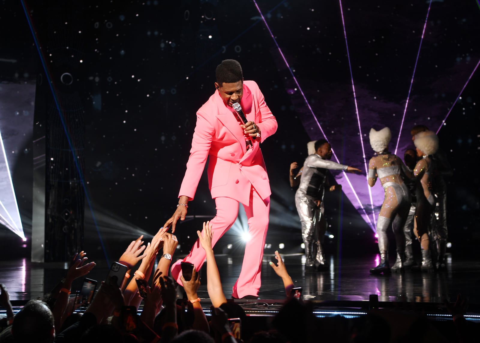 Grand Opening Of “USHER The Las Vegas Residency” At The Colosseum At Caesars Palace LAS VEGAS, NEVADA - JULY 16: Usher performs at the grand opening of “USHER The Las Vegas Residency” at The Colosseum at Caesars Palace on July 16, 2021 in Las Vegas, Nevada. (Photo by Denise Truscello/Getty Images for Caesars Entertainment)