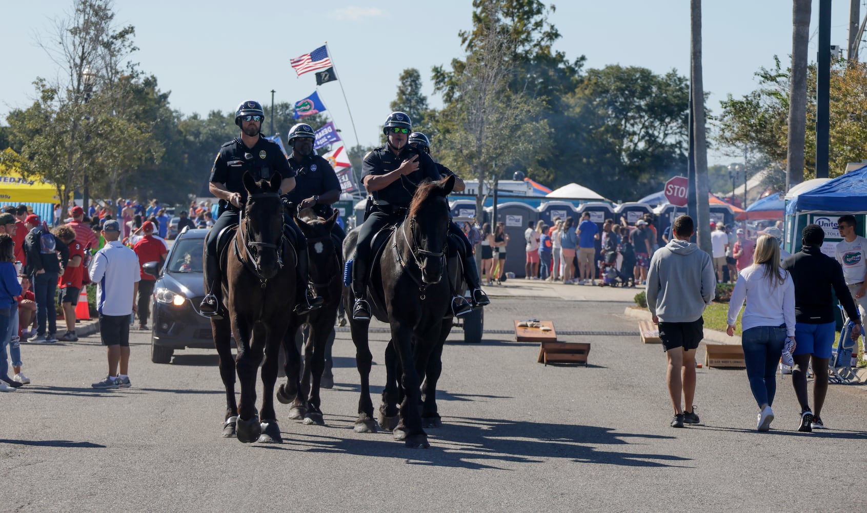 10/30/21 - Jacksonville - A mounted patrol provides security at the annual NCCA  Georgia vs Florida game at TIAA Bank Field in Jacksonville.   Bob Andres / bandres@ajc.com