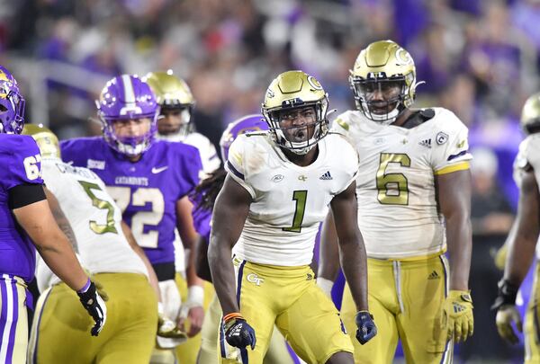 Georgia Tech linebacker Charlie Thomas (1) has been among the team's award winners this season. (Hyosub Shin / Hyosub.Shin@ajc.com)