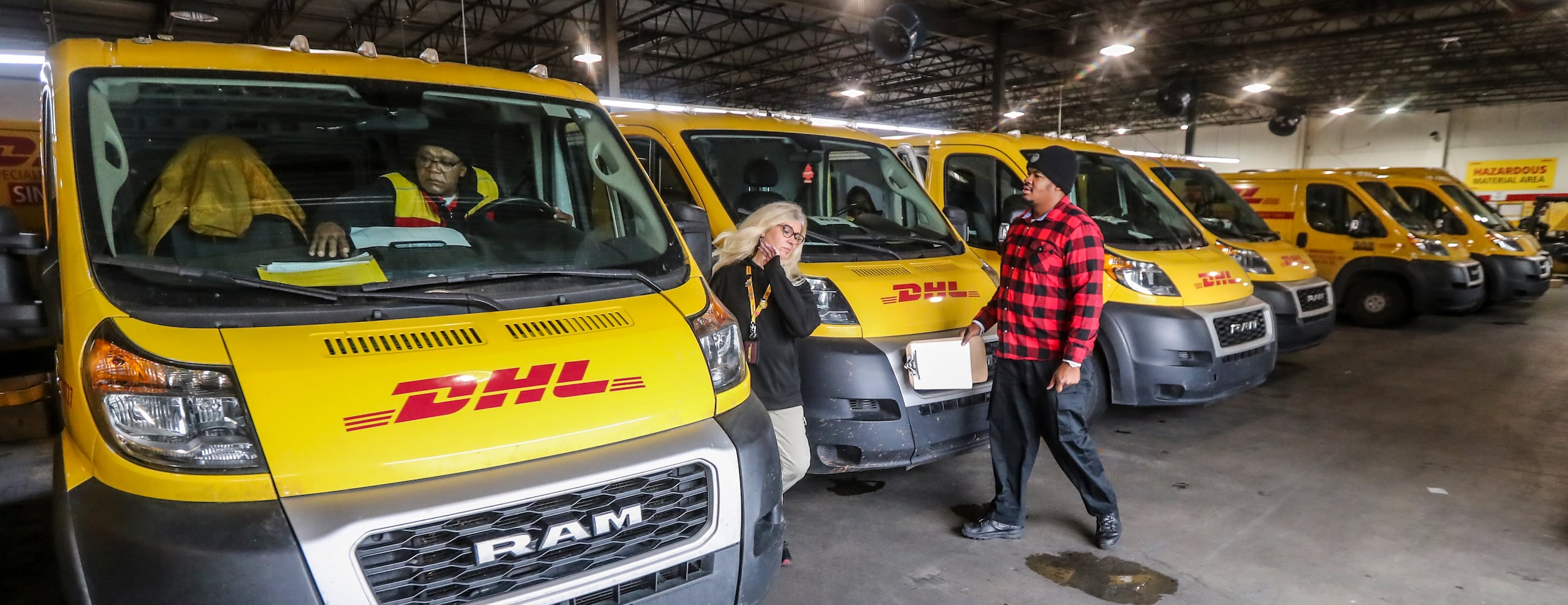 December 15, 2022 ATLANTA: Drivers ready to go after loading up. (John Spink / John.Spink@ajc.com)

