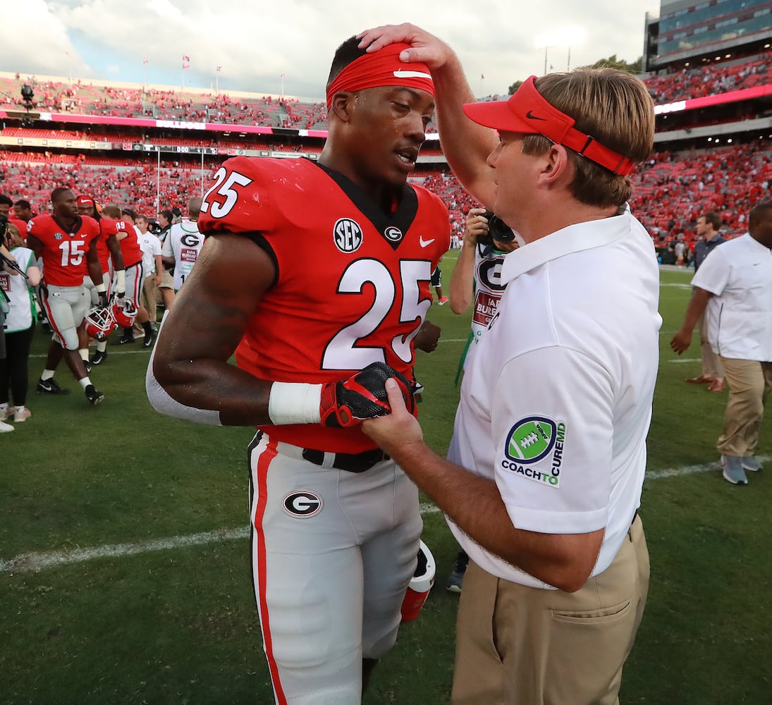 Photos: Bulldogs are 5-0 after beating Tennessee