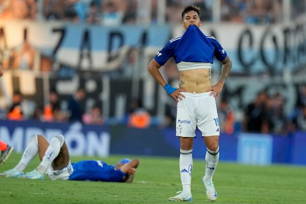 Kaio Jorge of Brazil's Cruzeiro reacts after losing the Copa Sudamericana final soccer match against Argentina's Racing Club in Asuncion, Paraguay, Saturday, Nov. 23, 2024. (AP Photo/Jorge Saenz)