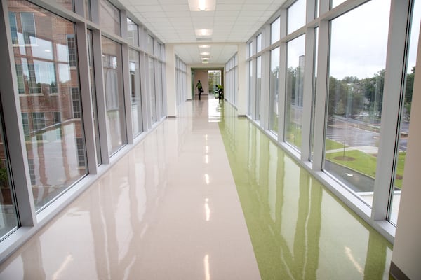 The newly renovated 7th-grade walkway at David T. Howard Middle School, Monday, August 25, 2020. STEVE SCHAEFER FOR THE ATLANTA JOURNAL-CONSTITUTION