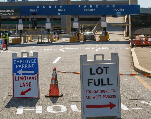 The south lot hourly parking deck at Atlanta's Hartsfield-Jackson airport was full Wednesday, June 22, 2022. Steve Schaefer / steve.schaefer@ajc.com)