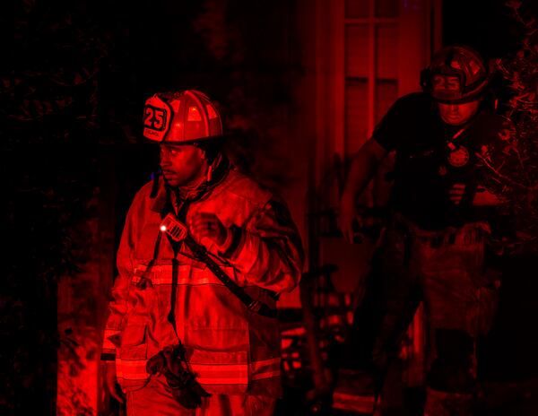 Atlanta firefighters responded to a structure fire on Willis Mill Road early Tuesday morning. The home is one of the oldest in metro Atlanta and has historic significance.