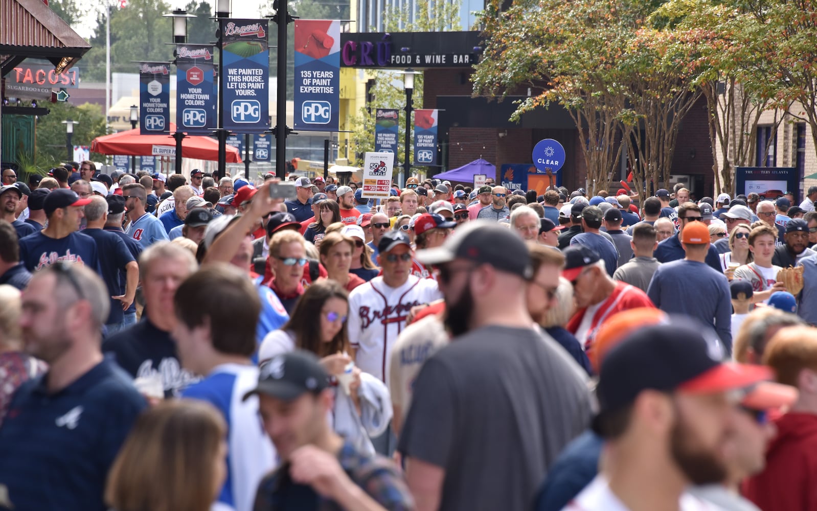 Photos: The scene at the Braves-Cardinals game