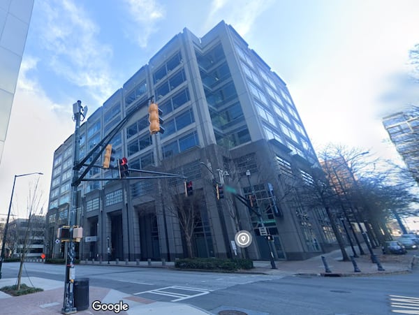 This is a Google Maps screenshot of Midtown Center II, an eight-story office building at 725 W Peachtree St.