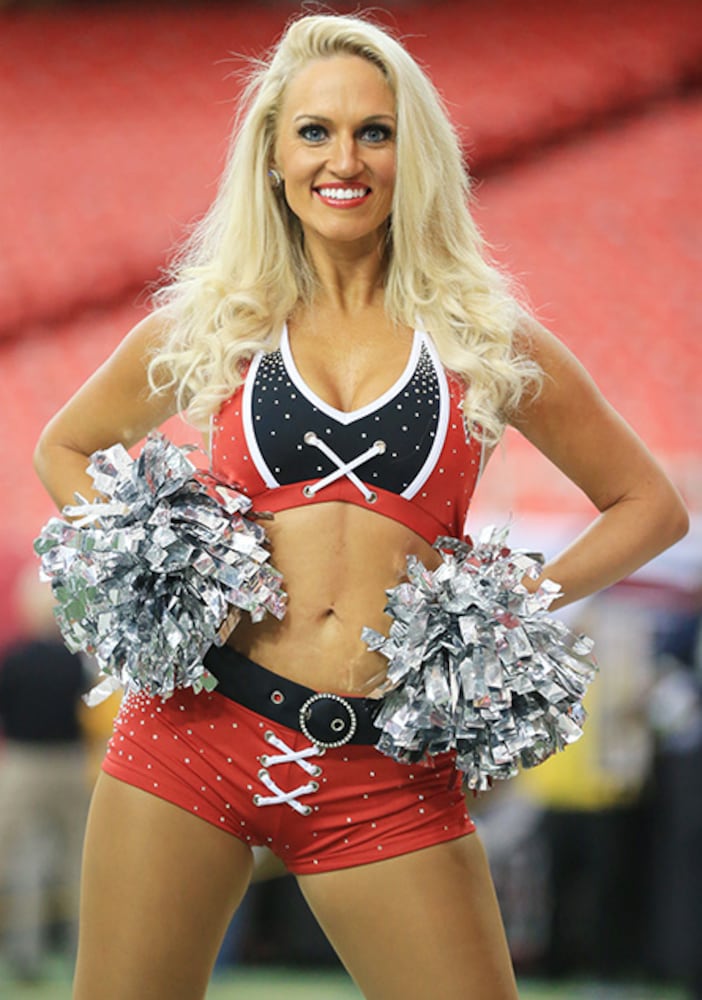 Falcons cheerleader: Cayla