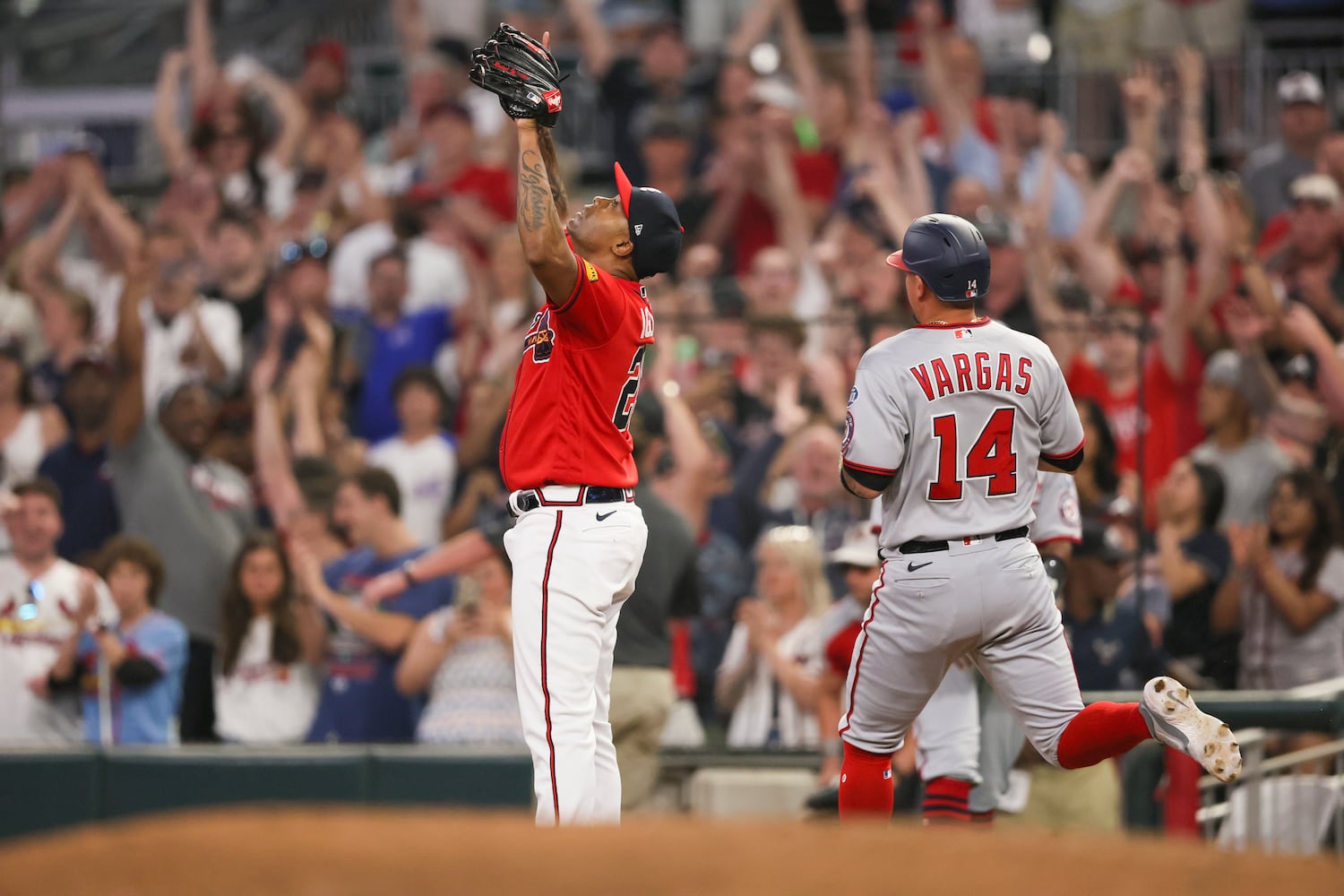 061023 BRAVES PHOTO