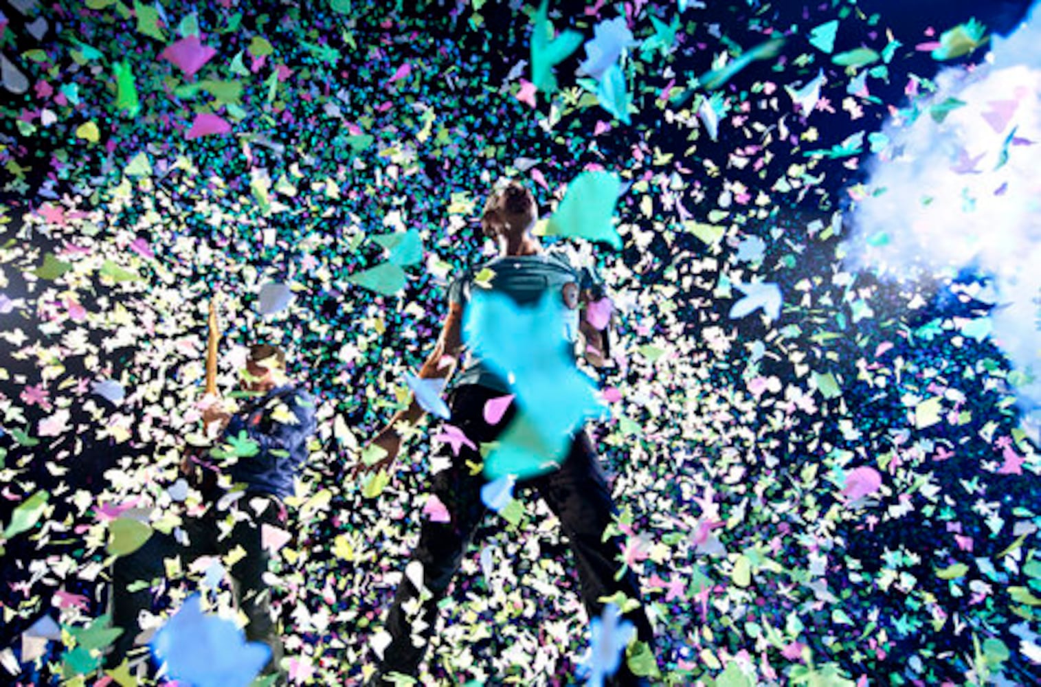 Coldplay kicks off tour