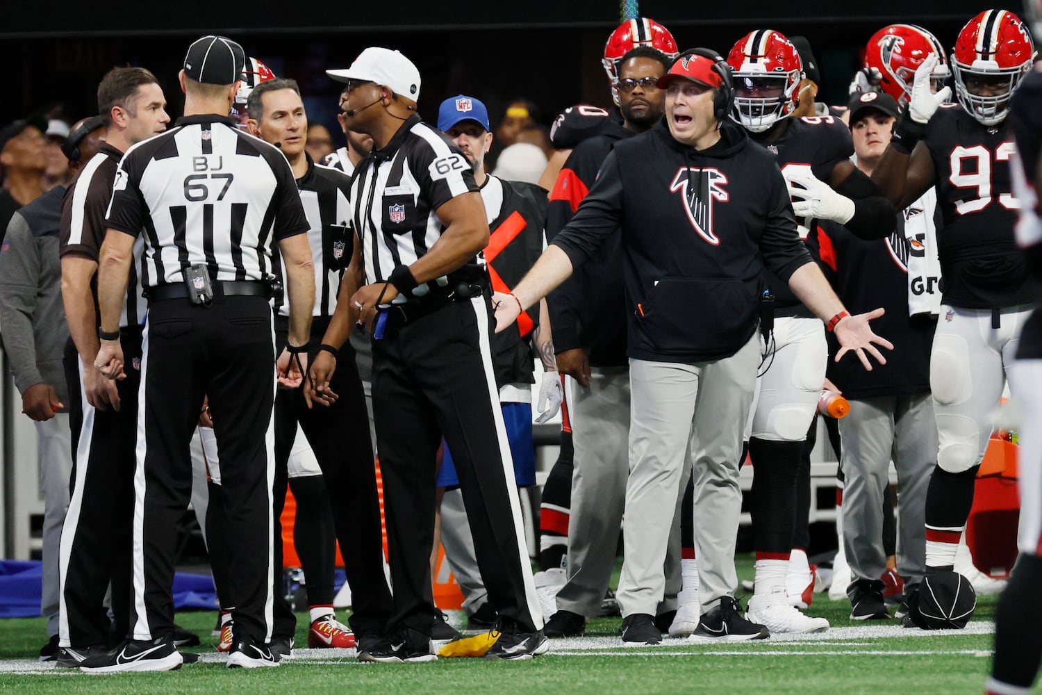 Falcons coach Arthur Smith makes his case to the officials during the second half against the Steelers on Sunday at Mercedes-Benz Stadium. (Miguel Martinez / miguel.martinezjimenez@ajc.com)