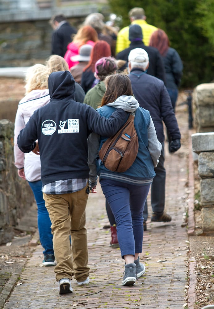 PHOTOS: Love stories at historic Oakland Cemetery