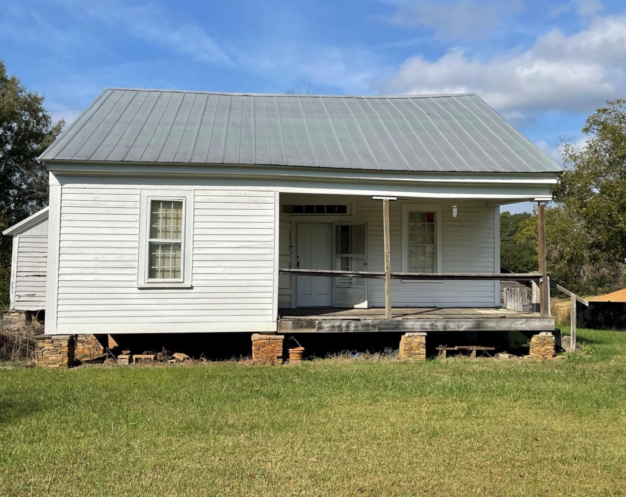 A historic Roswell farmhouse from 1835 is finally getting a facelift