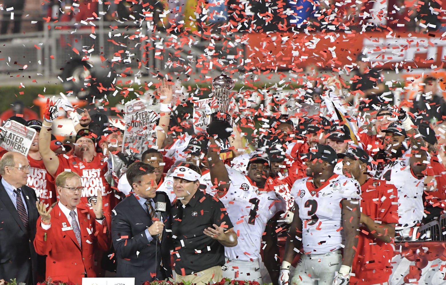 Photos: The scene at the Georgia-Oklahoma game