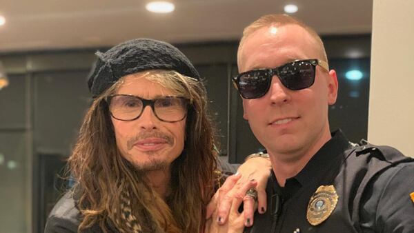 A police officer in Tennesse snapped a photo with Steven Tyler when they happened to be at the same Starbucks.