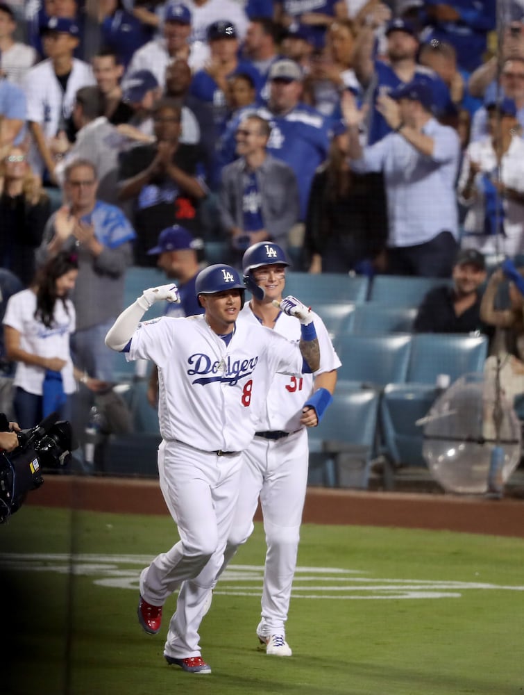 Photos: Braves seek to get even with Dodgers in Game 2