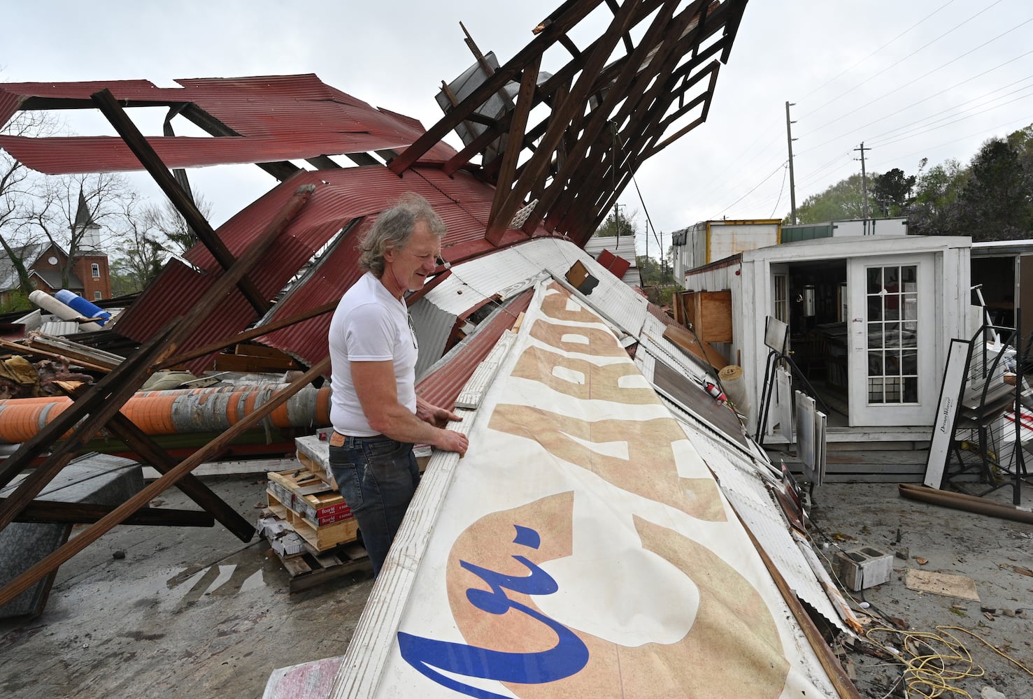 Kemp visits tornado-ravaged Coweta County