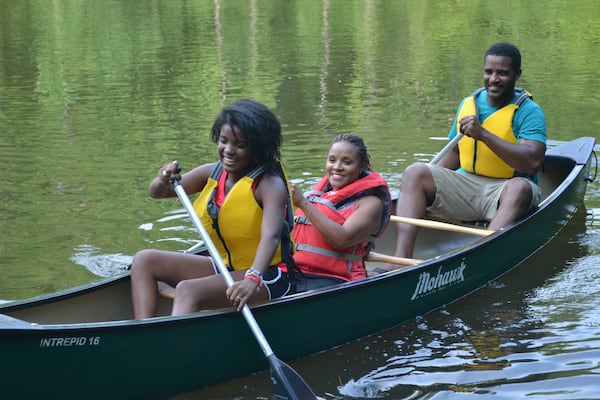 Row, row, row your boat: Family Canoe Day is part of the fun programming for Father’s Day at Chattahoochee Nature Center.
(Courtesy of Chattahoochee Nature Center)