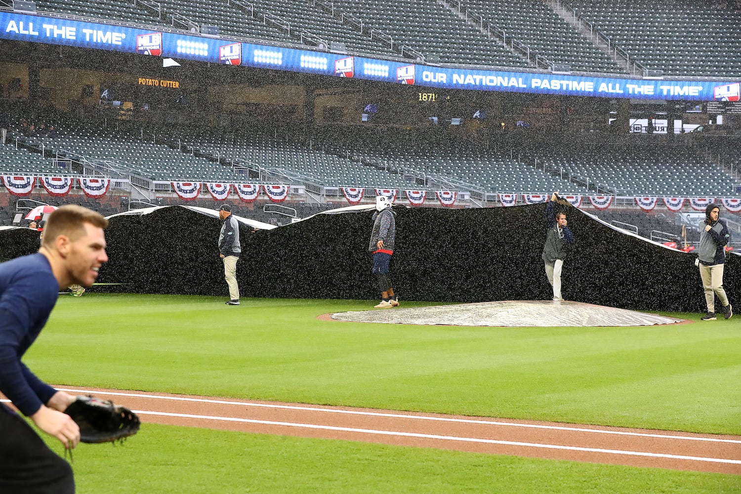 BRAVES SERIES PHOTO