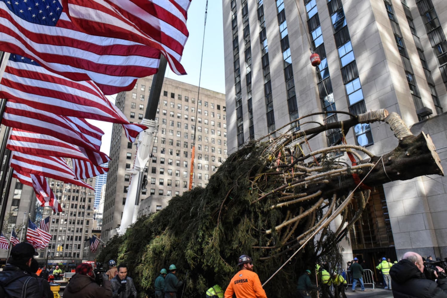 rockefeller center plaza christmas tree