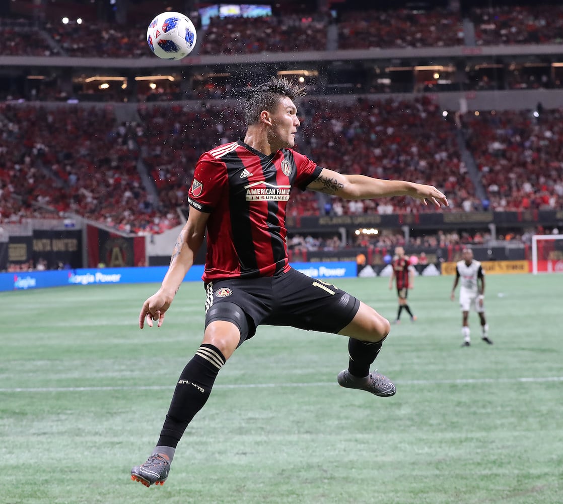 Photos: Mercedes-Benz roof open for Atlanta United match