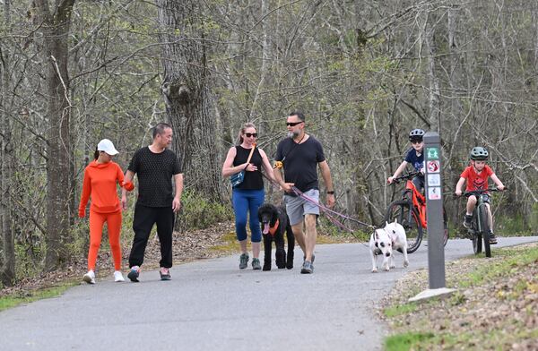 Gwinnett residents enjoy the beautiful weather at Little Mulberry Park, Tuesday, April 2, 2024, in Dacula. (Hyosub Shin / Hyosub.Shin@ajc.com)