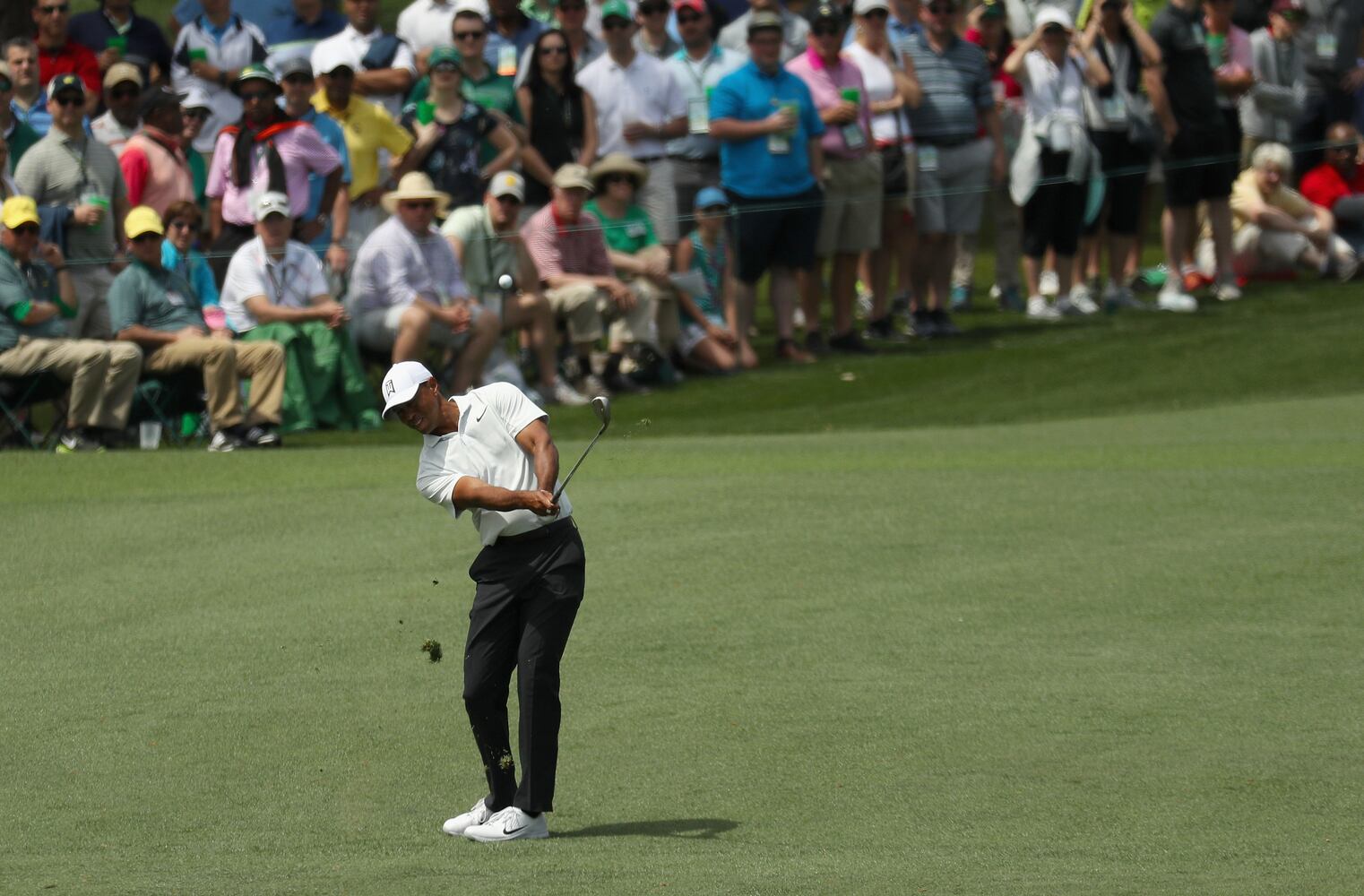 Photos: Tiger Woods’ second round at the Masters