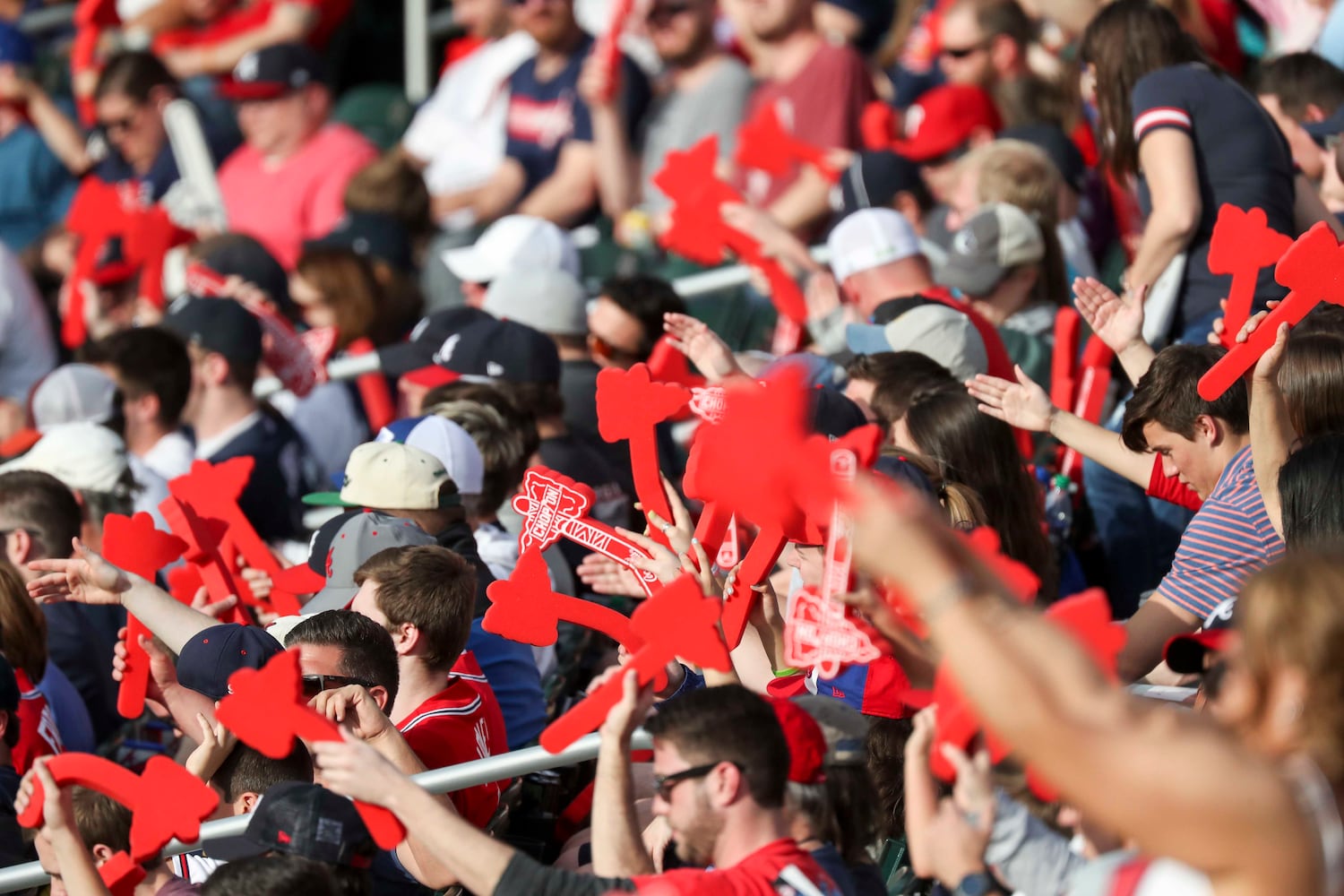 Photos: Markakis gives Braves a walkoff win over the Phillies