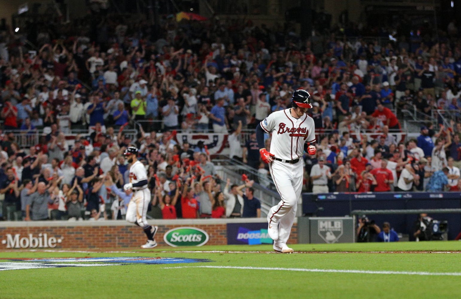 Photos: Acuna hits grand slam as Braves battle Dodgers in Game 3