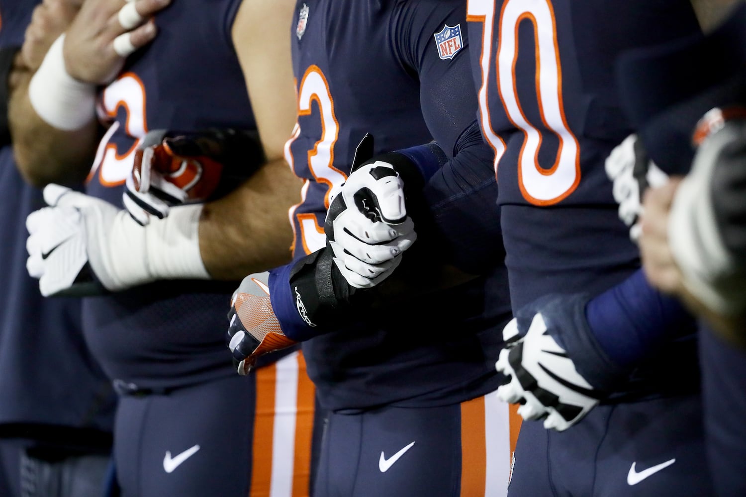 Photos: How NFL teams handled the national anthem Thursday night