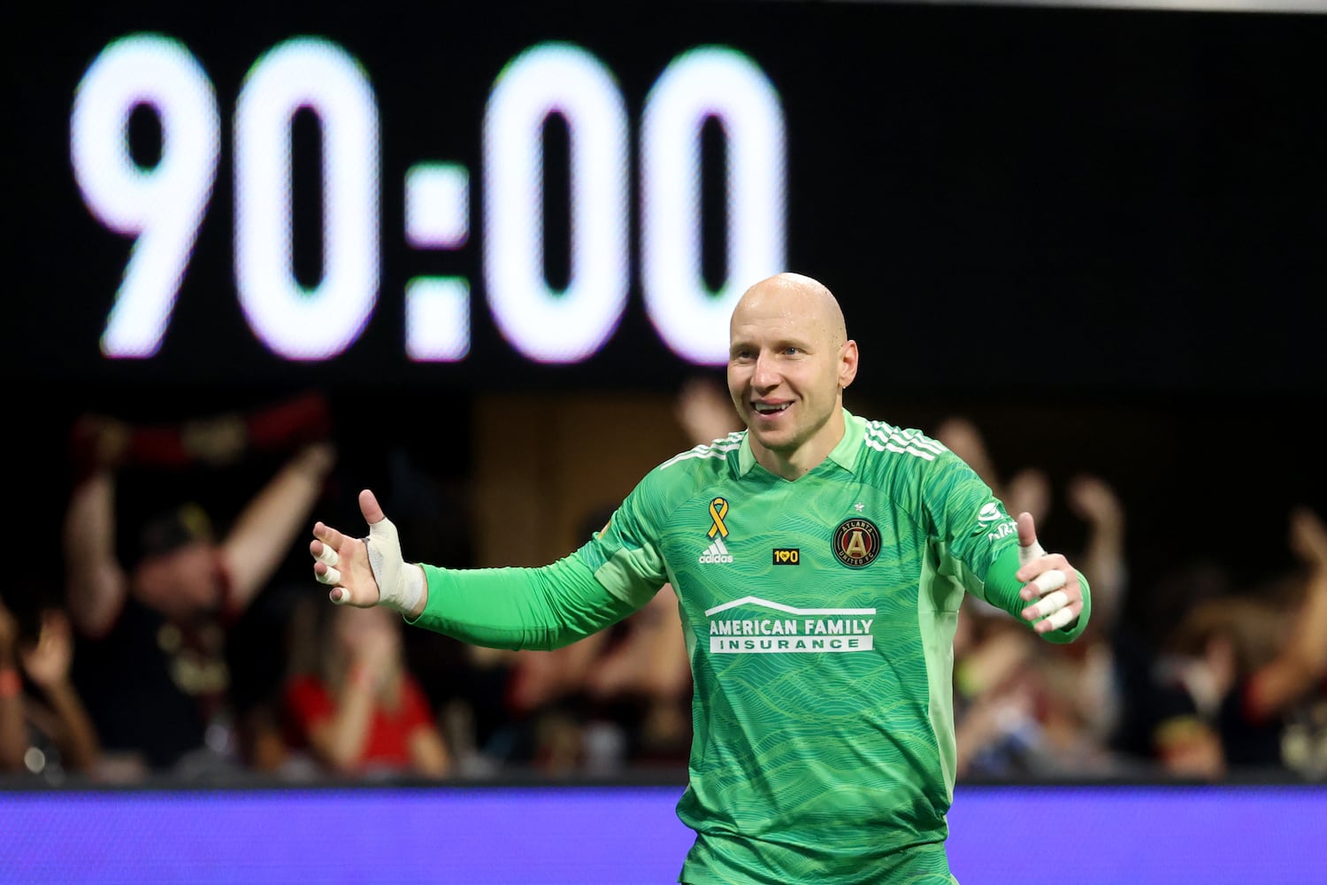 Atlanta United goalkeeper Brad Guzan reacts after their 3-2 win against D.C. United at Mercedes-Benz Stadium Saturday, September 18, 2021 in Atlanta, Ga.. JASON GETZ FOR THE ATLANTA JOURNAL-CONSTITUTION