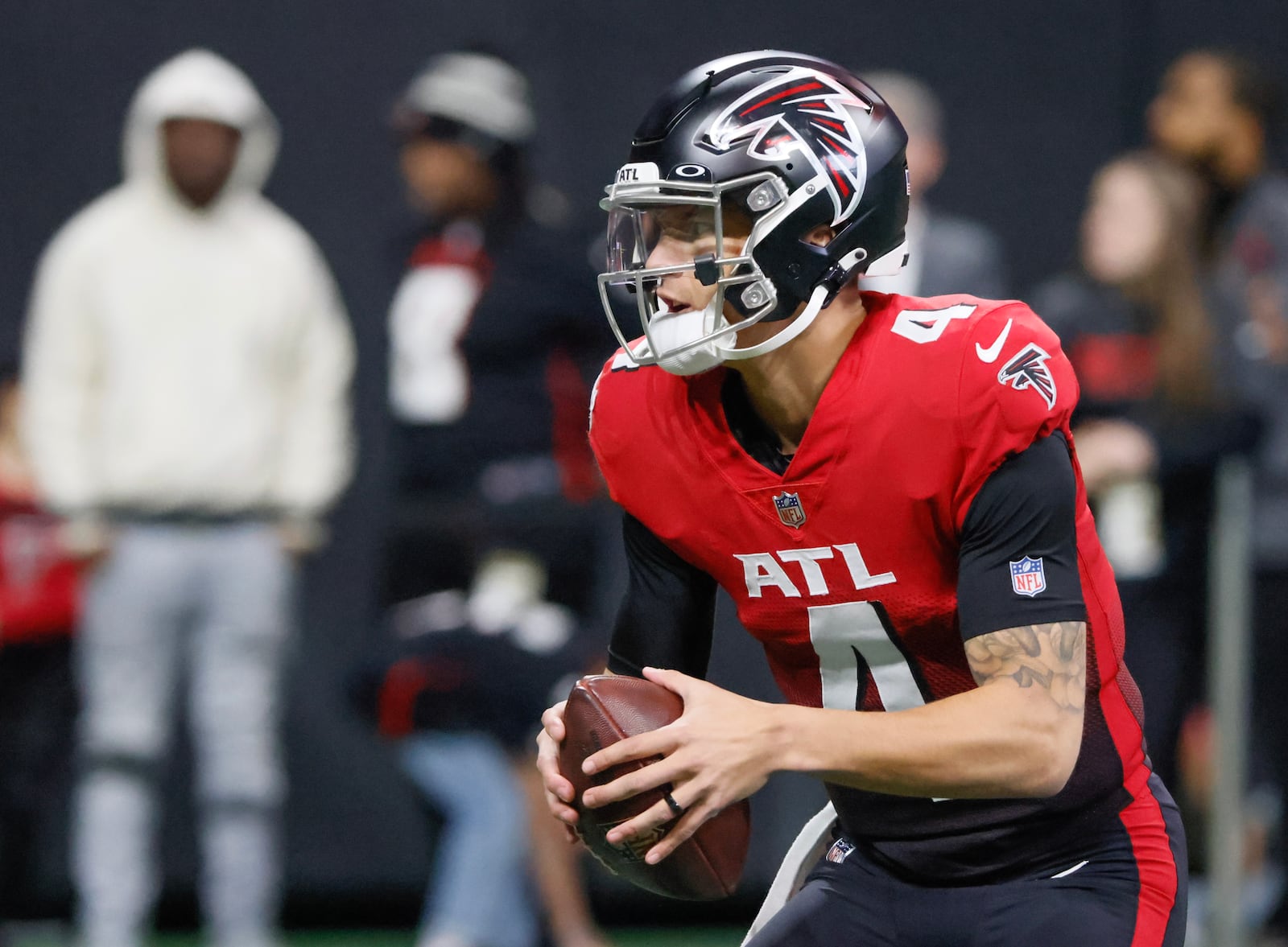 Atlanta Falcons quarterback Desmond Ridder warms before an NFL football between the Atlanta Falcons and the Chicago Bears In Atlanta on Sunday, Nov. 20, 2022.   (Bob Andres for the Atlanta Journal Constitution)