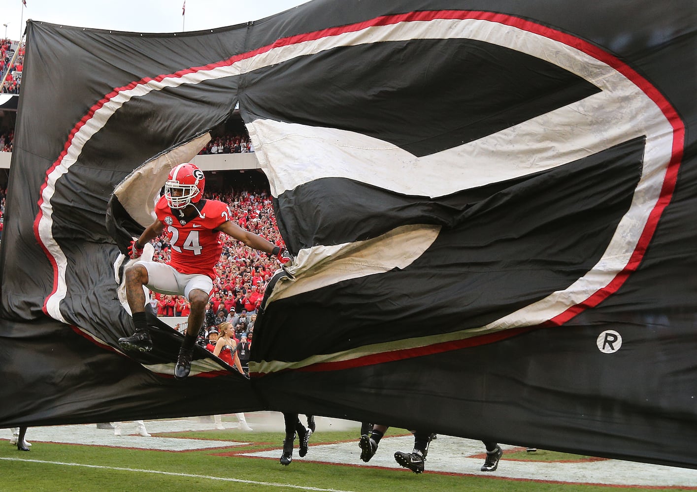 Photos: Bulldogs beat Kentucky, improve to 10-1