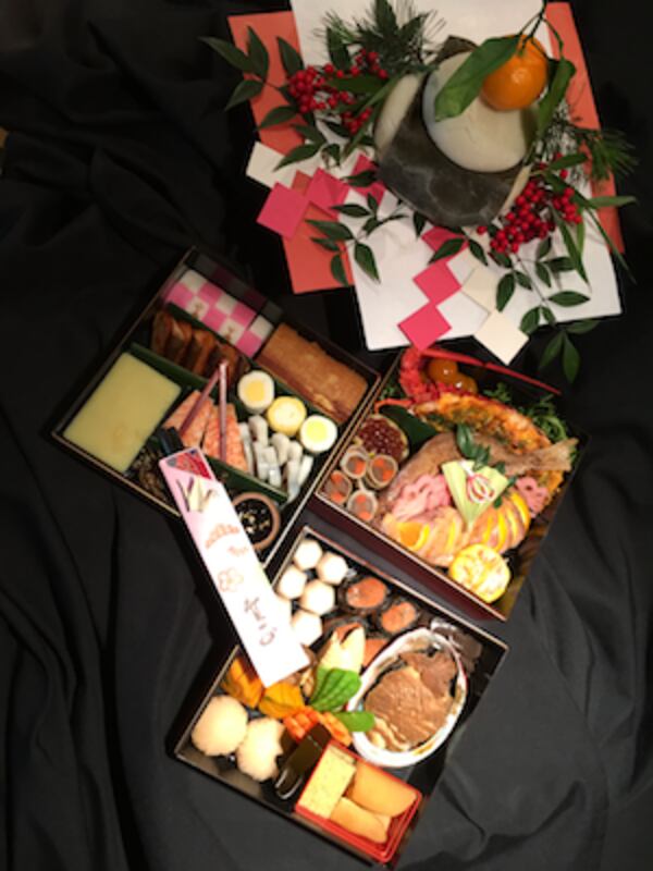 Nakato osechi boxes.