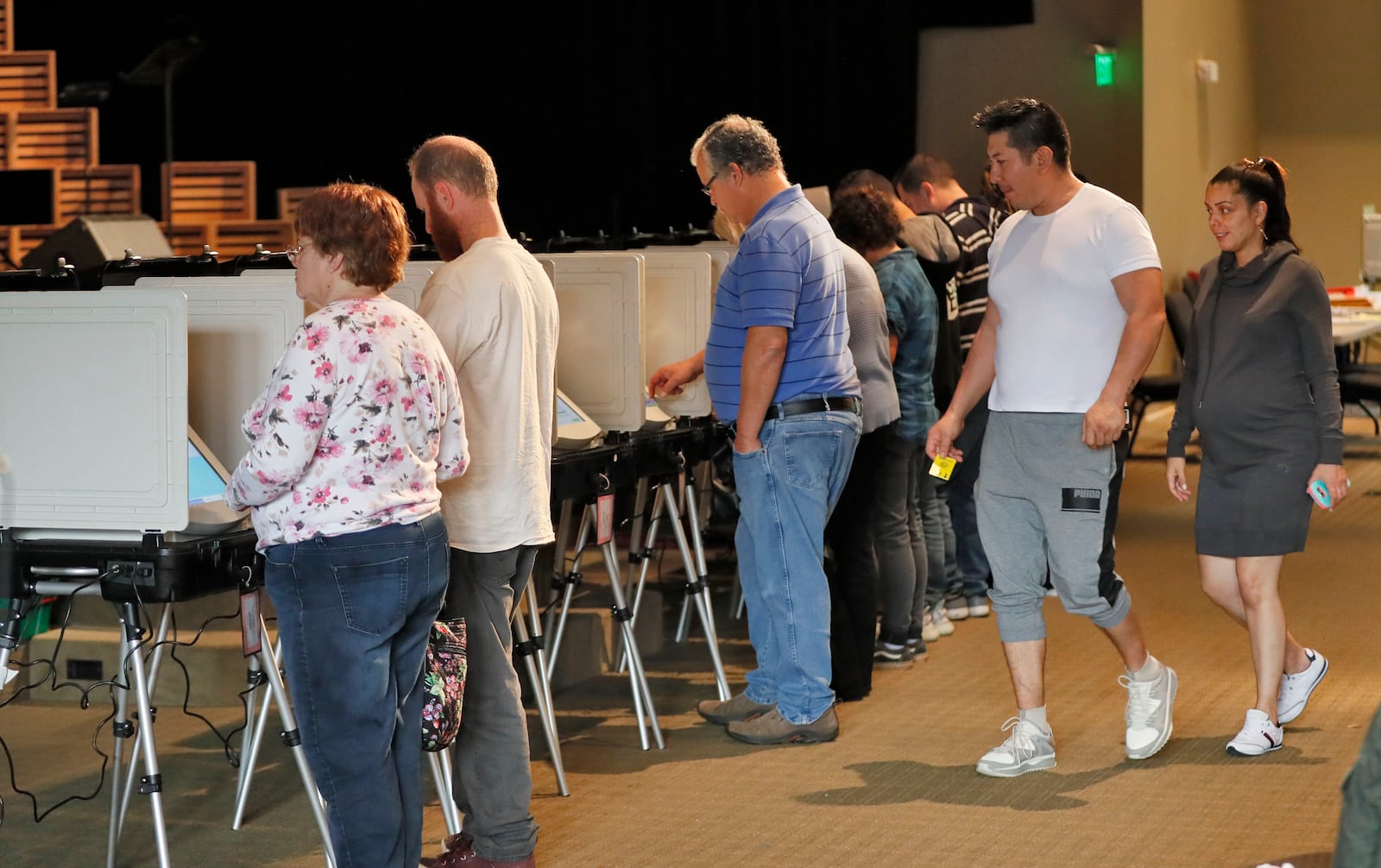 11/6/18 - Marietta - A steady steam of people vote at the Noonday Baptist Church in Marietta.   BOB ANDRES / BANDRES@AJC.COM