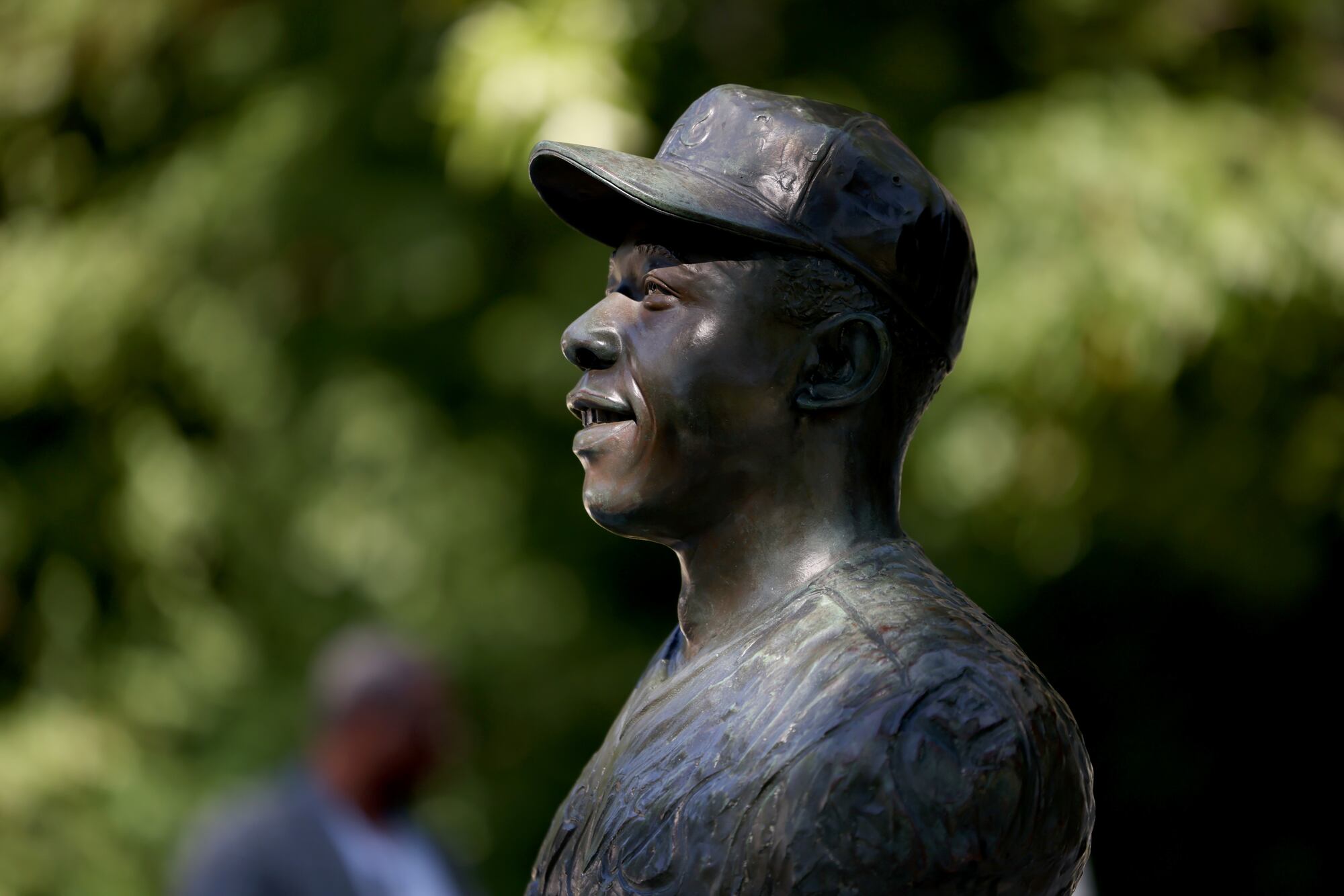 Atlanta relocates Hank Aaron statue to ballpark in his old neighborhood