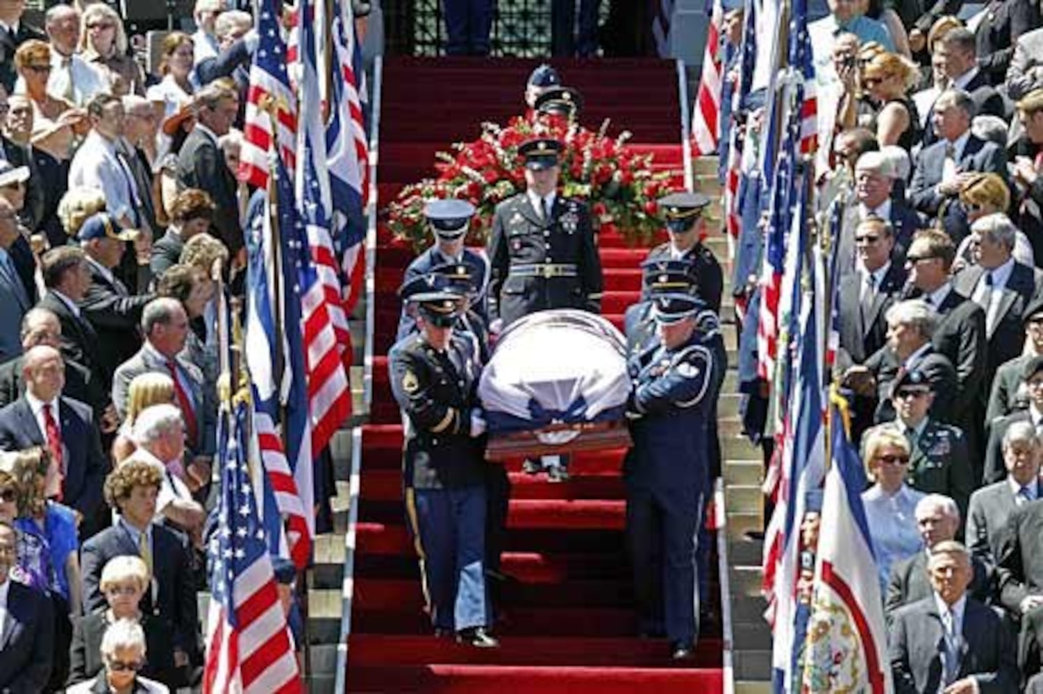 Presidents Obama, Clinton attend Byrd funeral