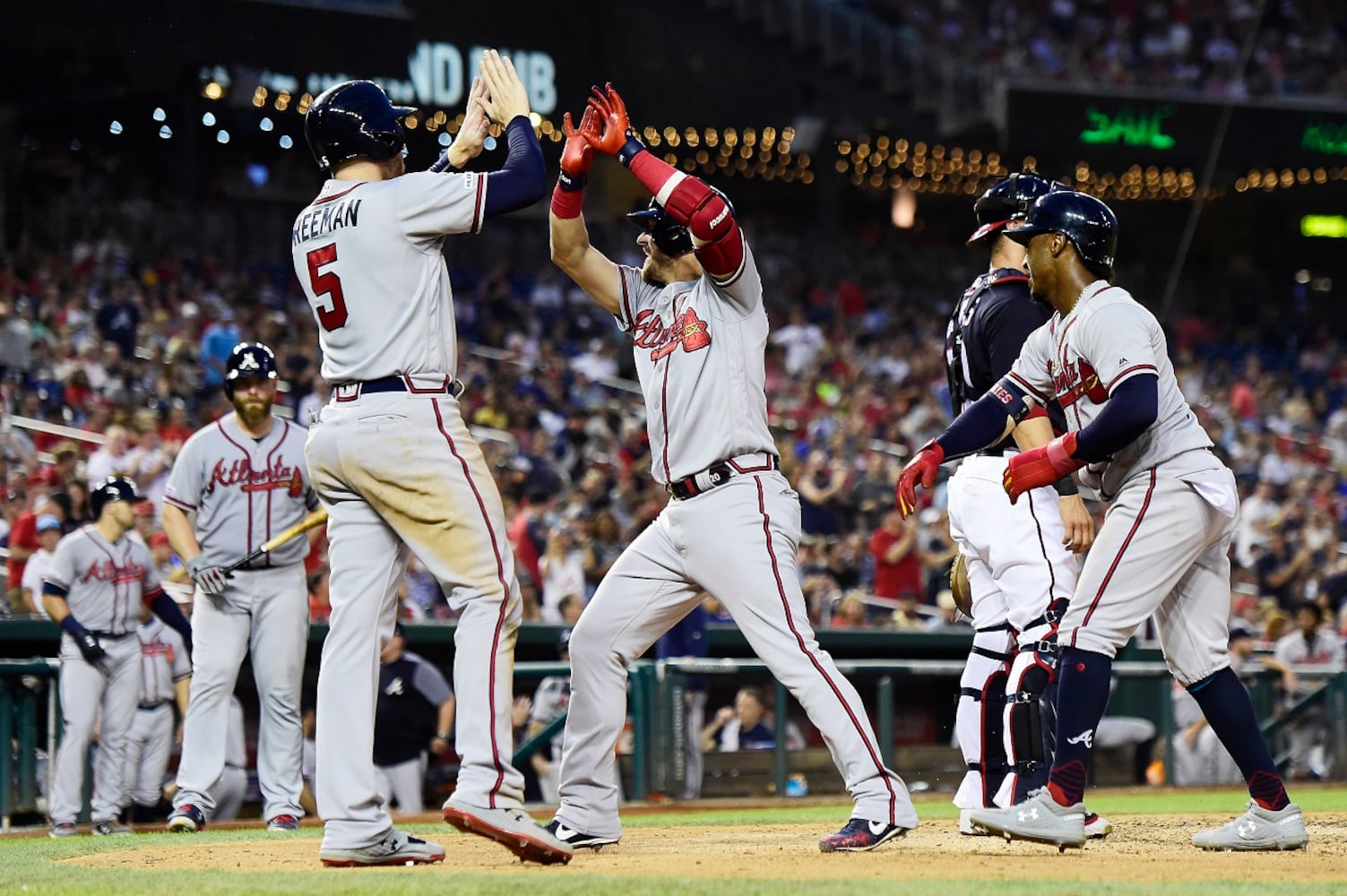 Photos: Braves beat Nationals despite leaky bullpen