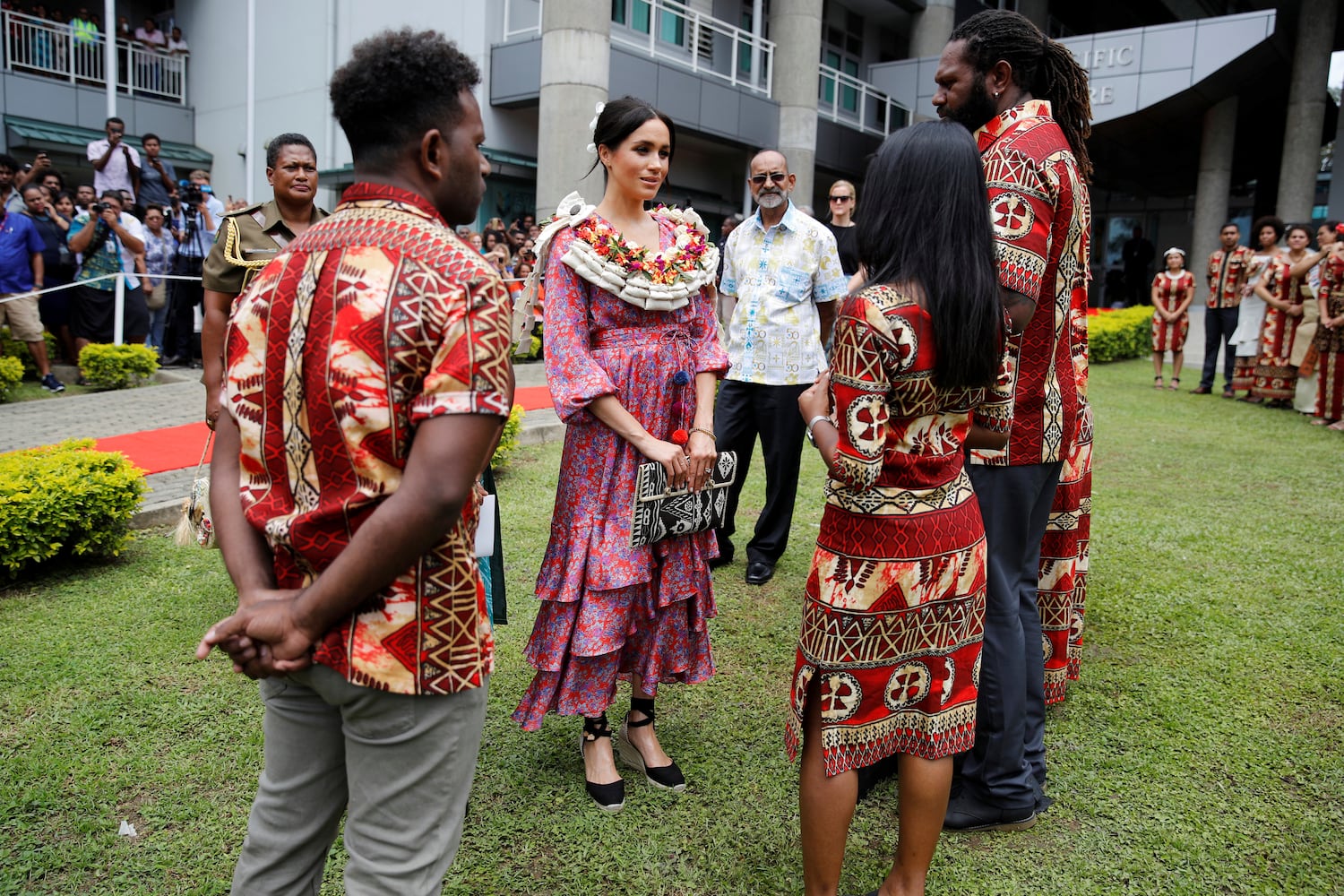 Photos: Meghan Markle, Prince Harry tour Australia