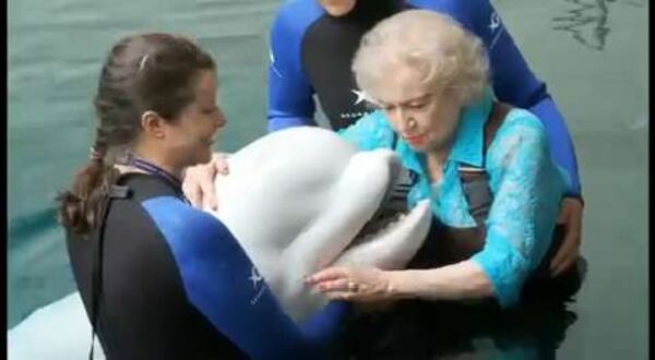 Betty White visits Georgia Aquarium. Photo courtesy of the Georgia Aquarium