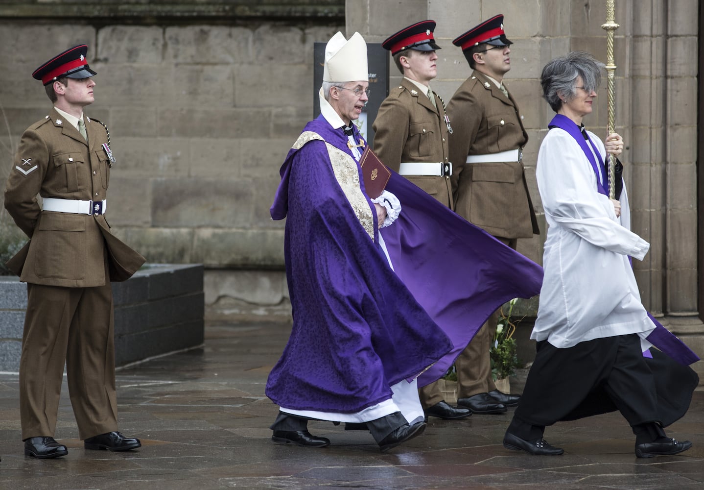 Richard III's belated burial