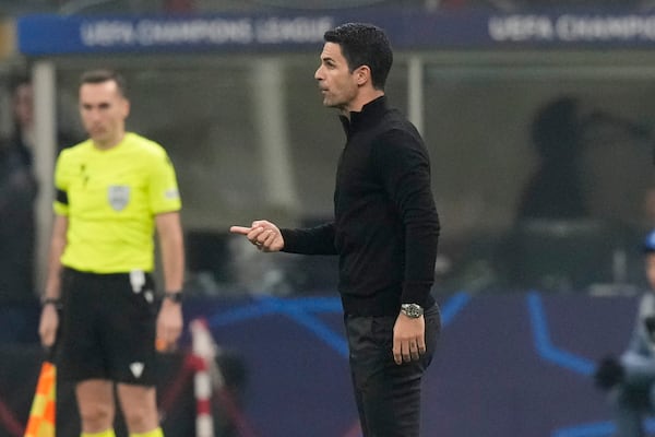 Arsenal's manager Mikel Arteta gives instructions during a Champions League opening phase soccer match between Inter Milan and Arsenal at the San Siro stadium in Milan, Italy, Wednesday, Nov. 6, 2024. (AP Photo/Luca Bruno)