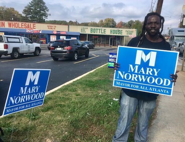 Charlie Wright a shows his support in Atlanta today/