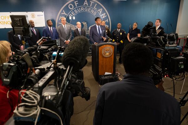 220329-Atlanta-Atlanta Mayor Andre Dickens leads a press conference Tuesday, Mar. 29, 2022, to announce the formation of a unit targeting repeat offenders.

 Ben Gray for the Atlanta Journal-Constitution